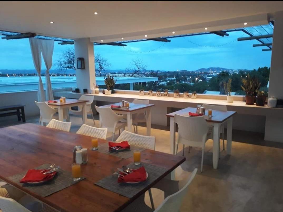 Villa Vista Guesthouse, Windhoek, Namibia Екстериор снимка